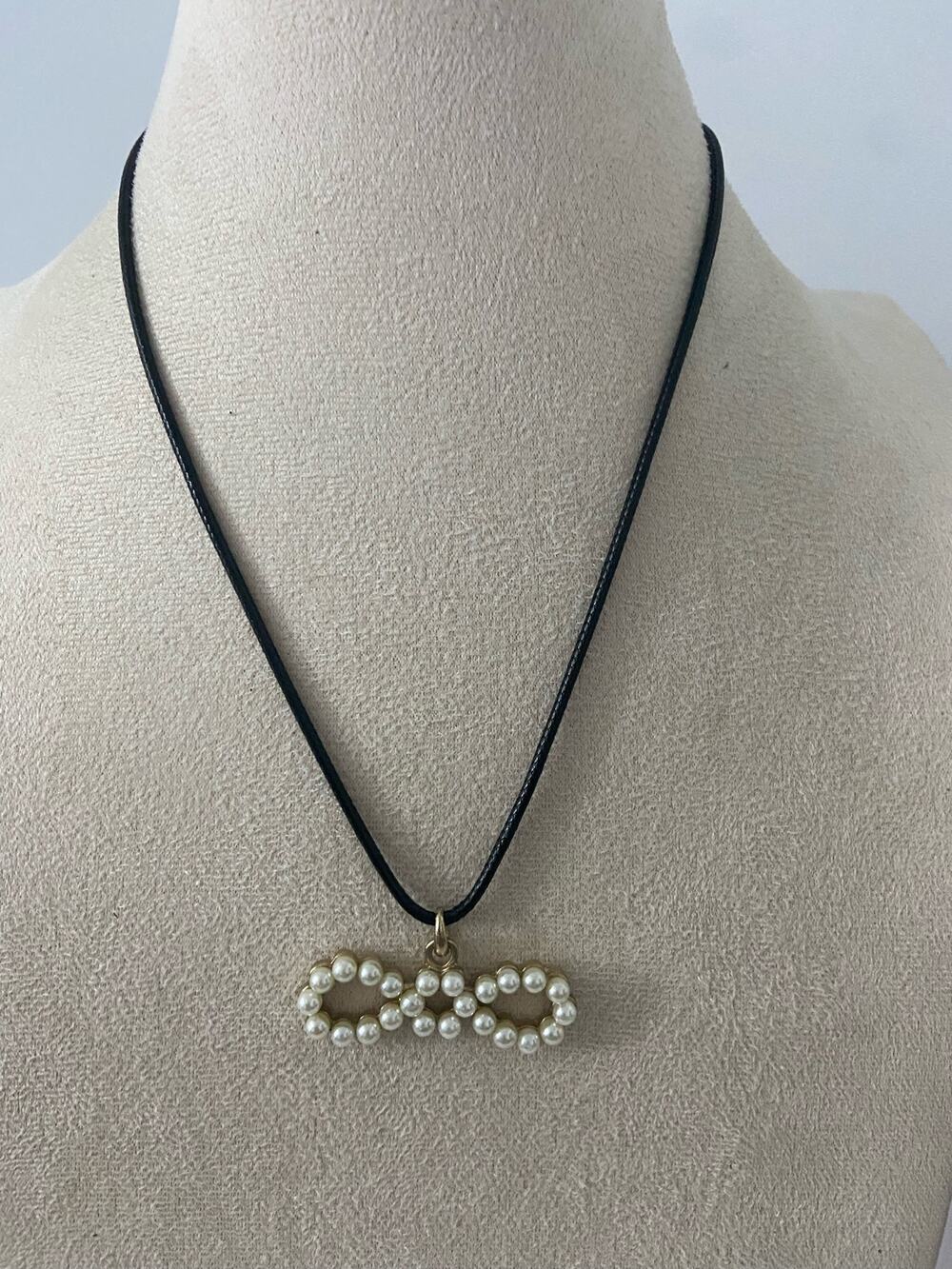 bow pendant necklace